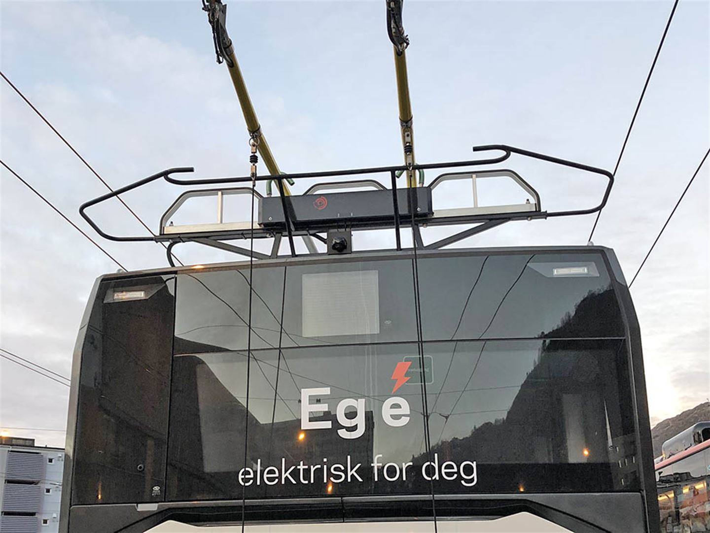 "Eg e elektrisk for deg" står det på alle dei 112 nye bussane i Bergen.