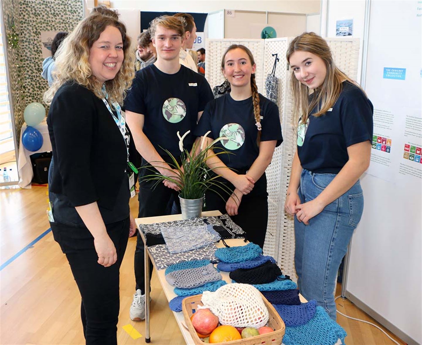 Yngve Torsvik, Louise Røsland og Maria Misje i Netto UB, saman med Ingrid Stensnes i Ungt Entreprenørskap som skipa til meisterskapen.