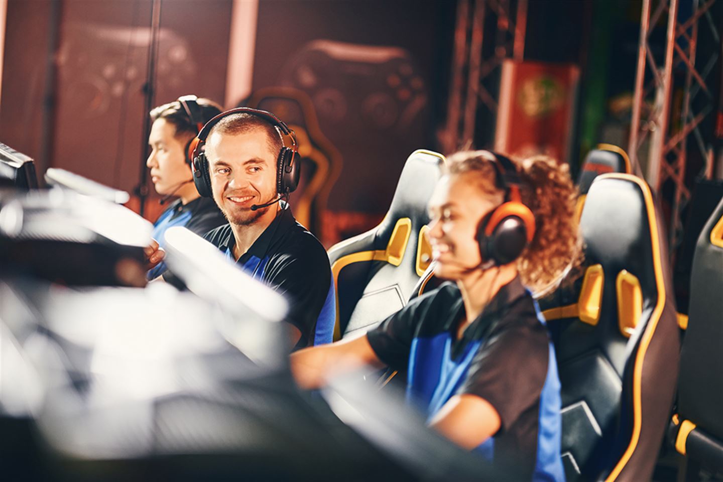 SAMAN: Inkludering og fellesskap er to av punkta som den komande strategien for e-sport skal ta utgangspunkt i. (Illustrasjonsfoto: Shutterstock)