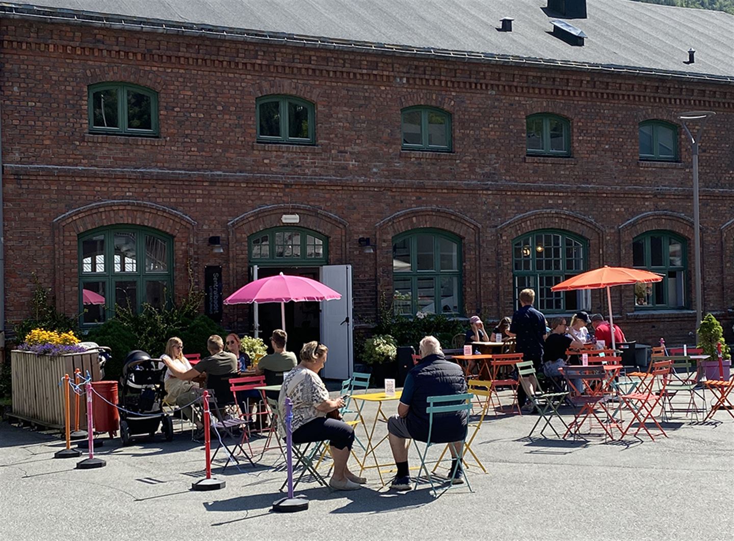 foto frå utsida av Sentralbadet litteraturhus i Odda