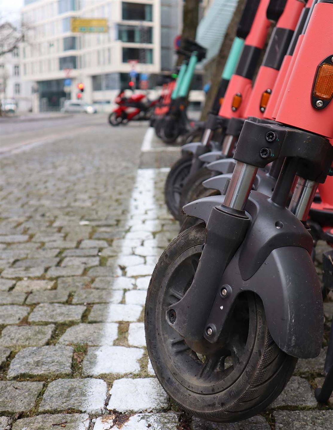 BEKYMRA: Trygg trafikk ønskjer omklassifisering av elsparkesyklar for å betre tryggleiken. Foto: Silje Alvsaker/Vestland fylkeskommune