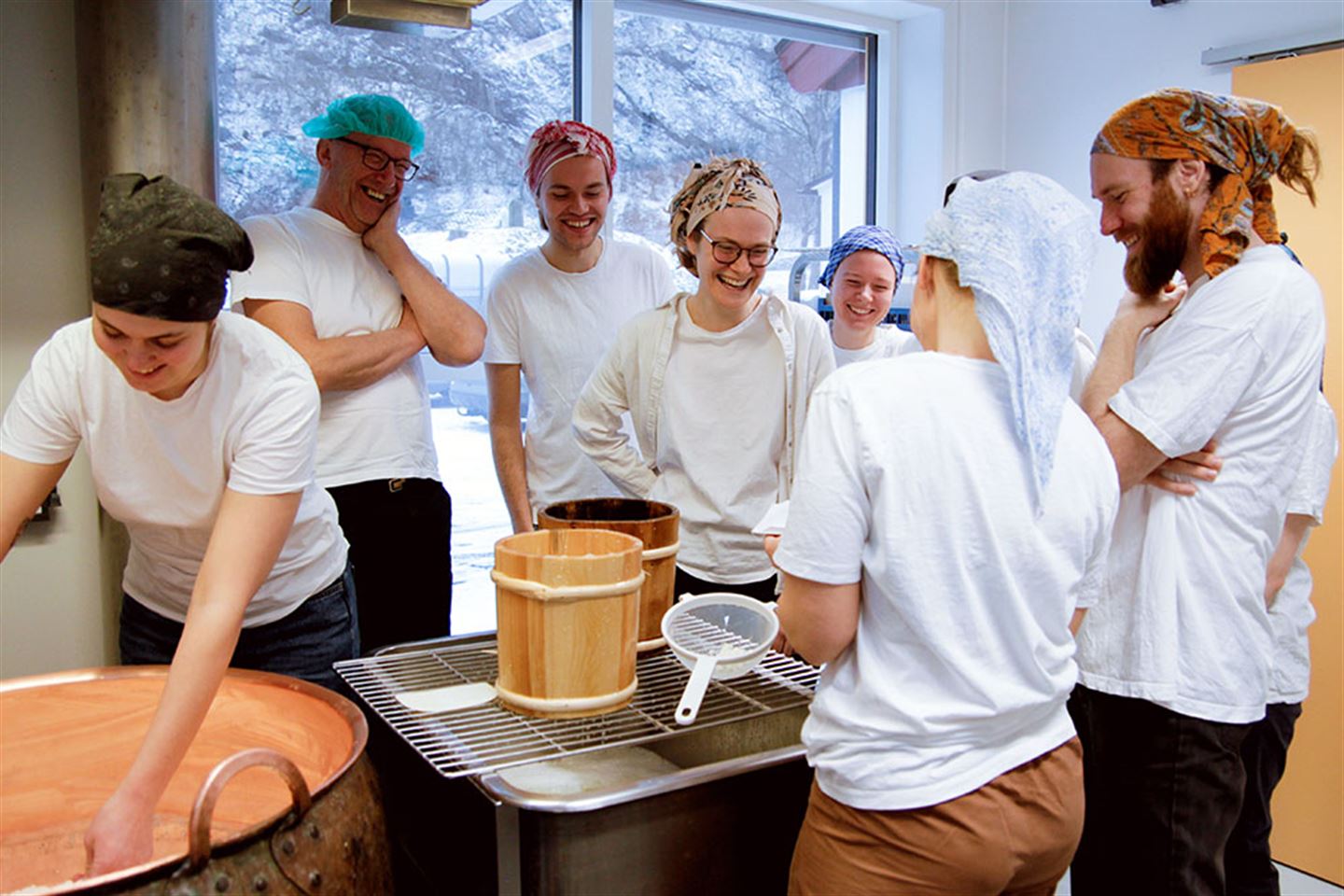 Opplæring i osteproduksjon. Foto.