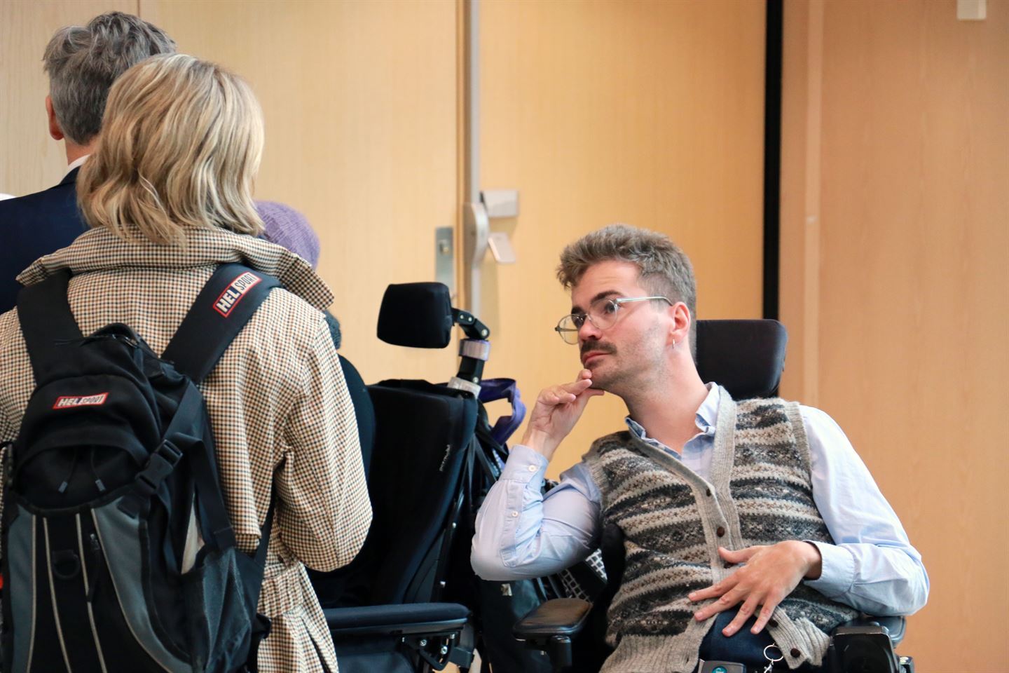 Alexander Petersen får som regel ha rullestolplassen på kino for seg sjølv. Foto: Silje Alvsaker/Vestland fylkeskommune
