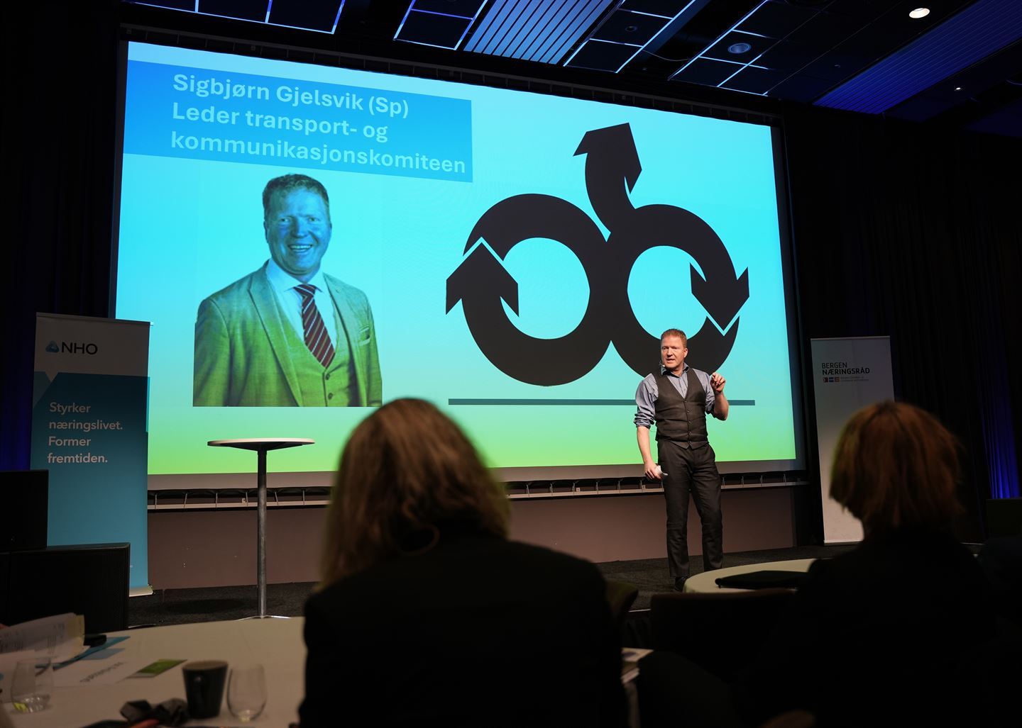 foto av person på en scene
