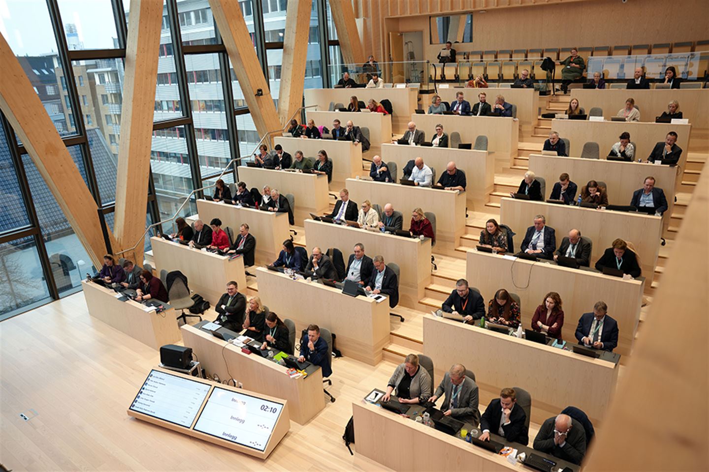 Fylkestinget samla i Vestlandssalen på Vestlandshuset. 