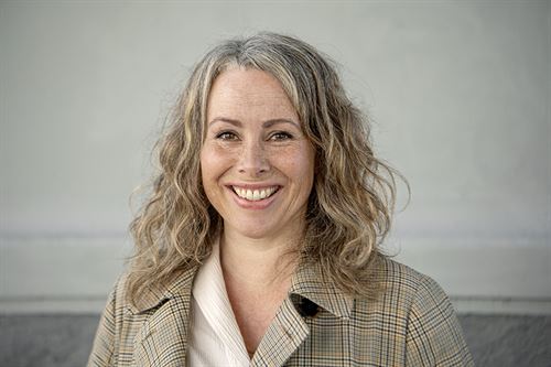 Portrettfoto av Gunnhild Øyehaug.