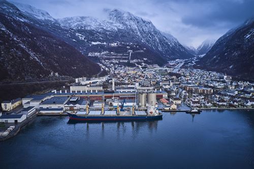 foto av Høyanger.