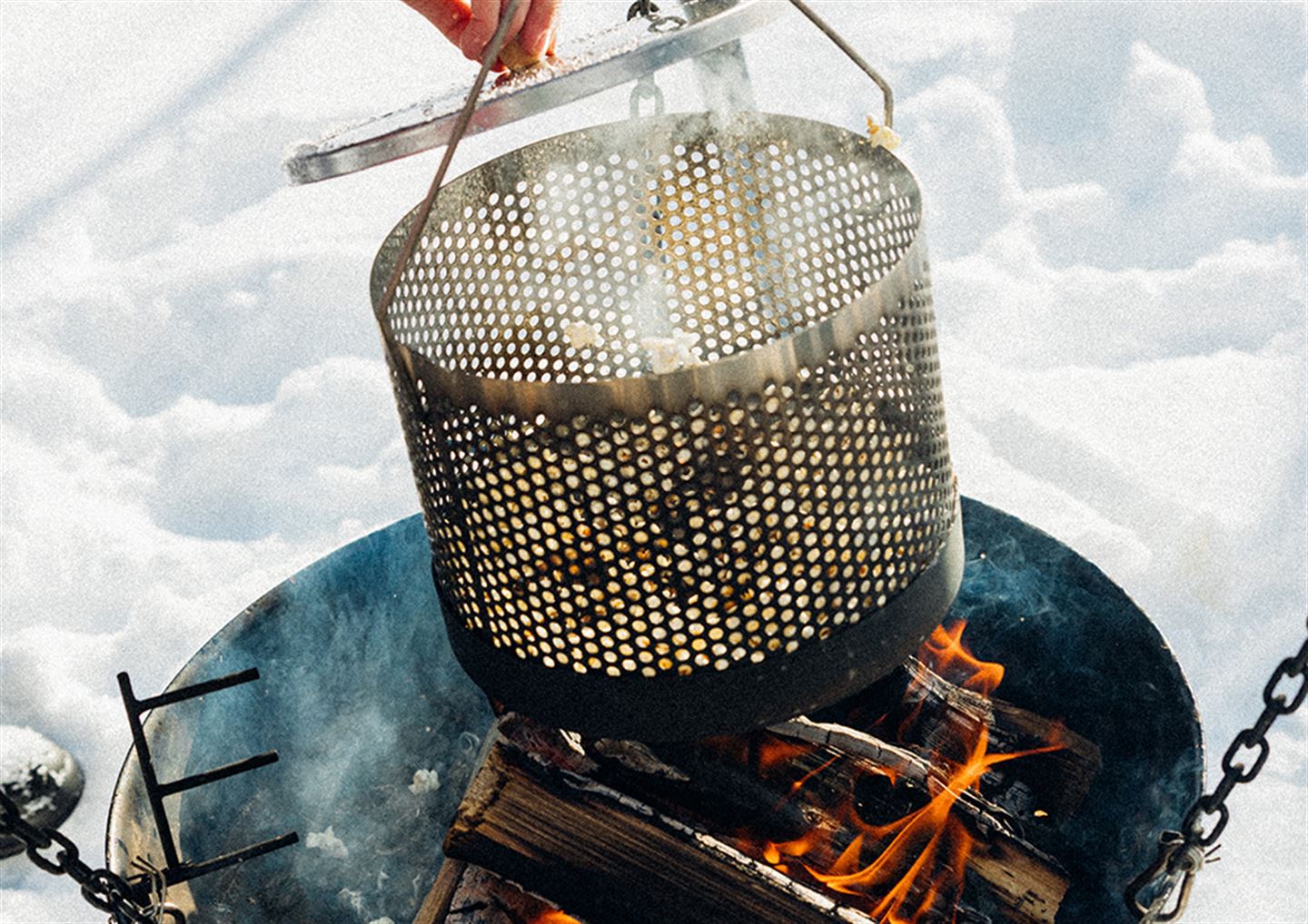 Bålpanne med popcorngryte.