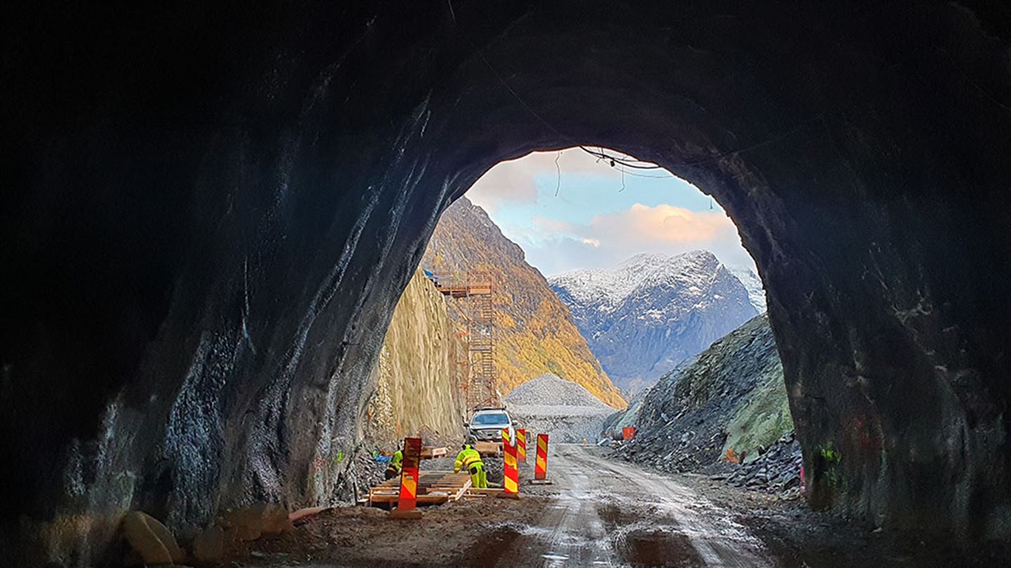 TUNNELOPNING: Mykje arbeid står att før Flotunnelen kan opne for trafikk i 2022.