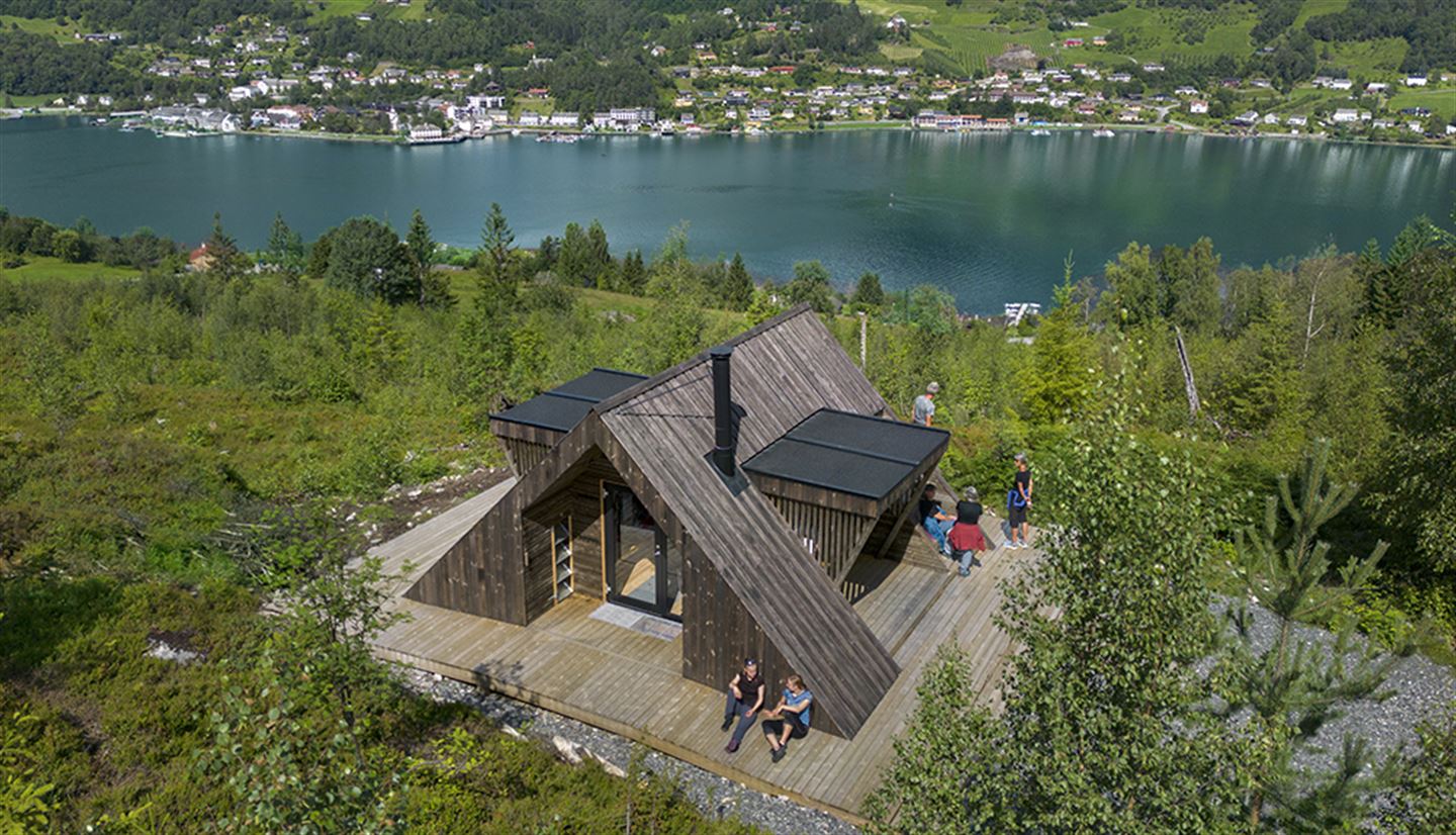 Dagsturhytta Solhaug i Ulvik