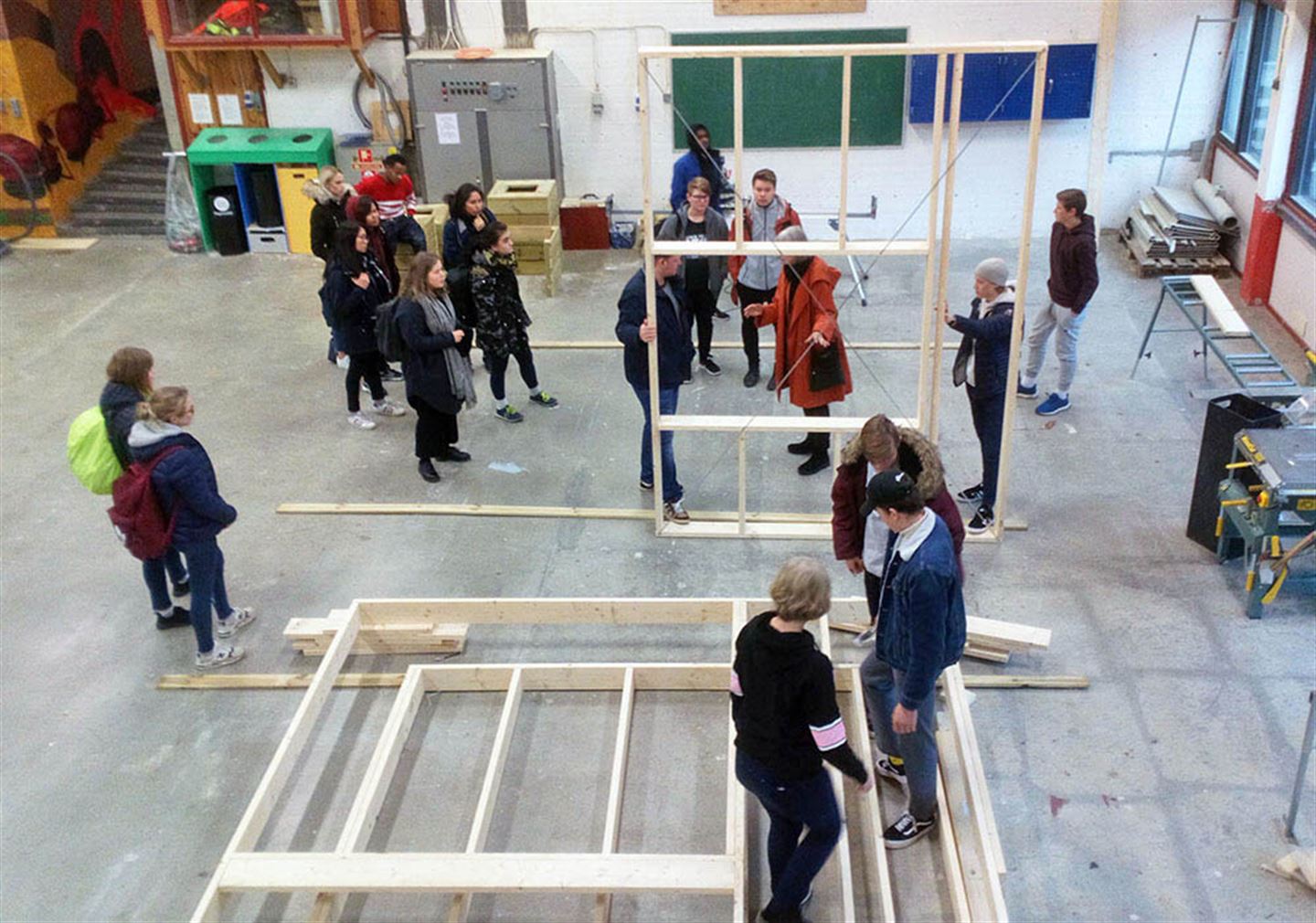 I 2018 starta elevar ved Laksevåg videregående skole byggearbeidet på minihuset.