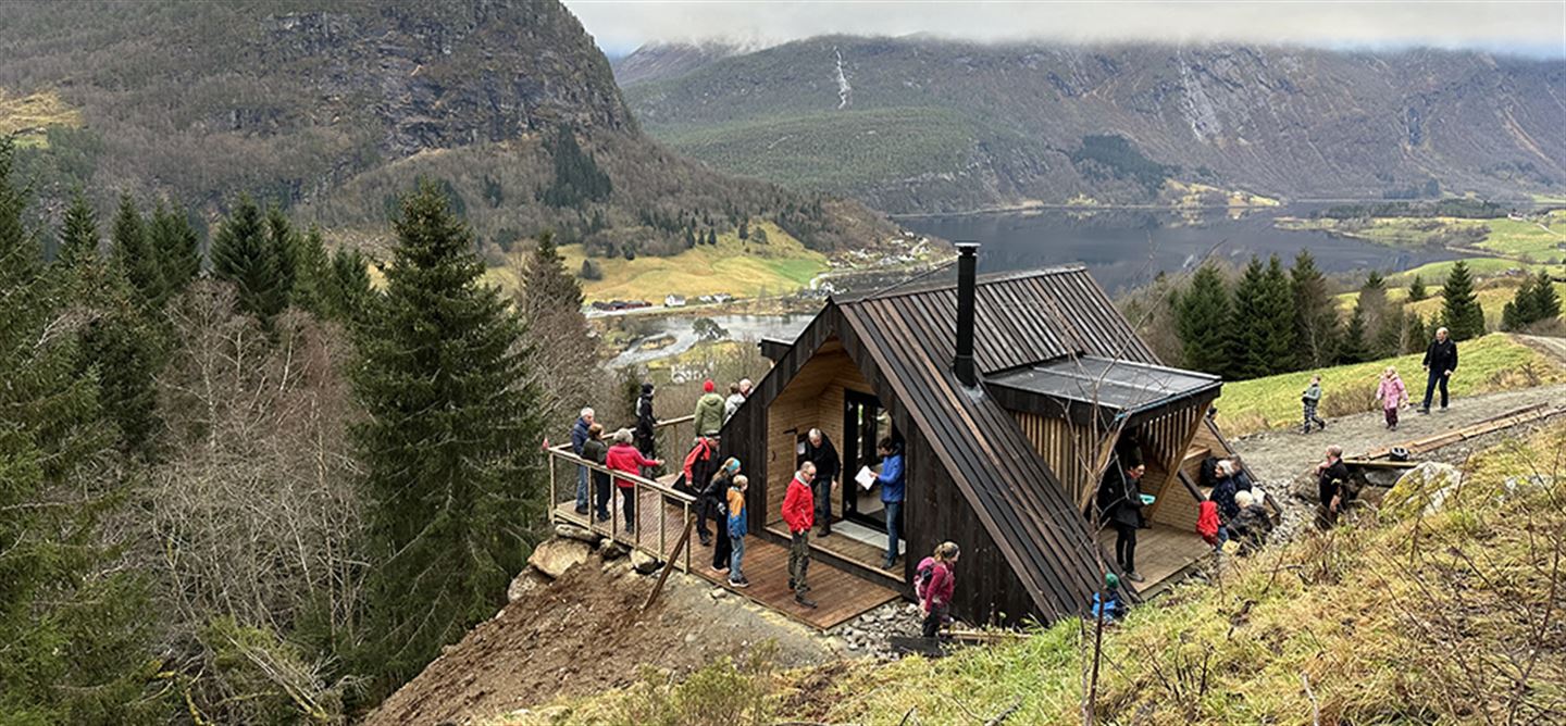 Dagsturhytta Haugaro i Viksdalen.