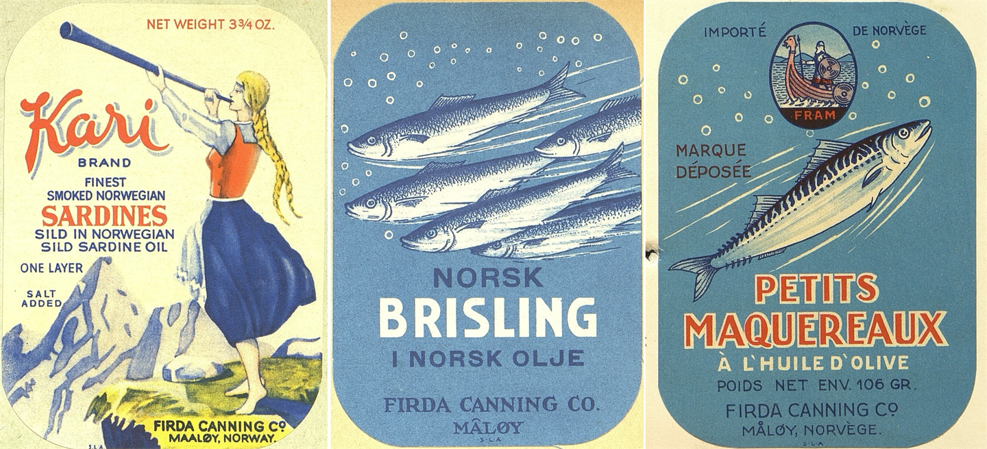 Gamle etikettar, ein på engelsk, ein på fransk ein på norsk.