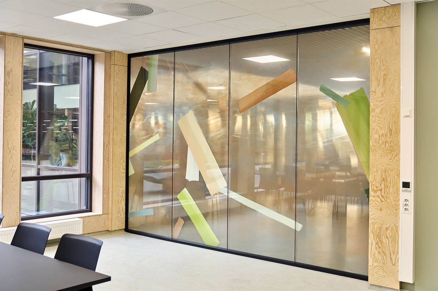 Kunstverk av Marie Buskov på Stord vgs.