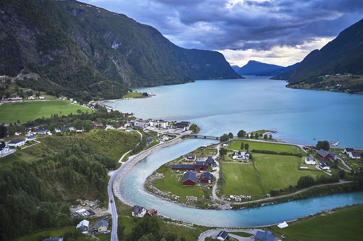 Dronebilde frå Skjolden i Luster